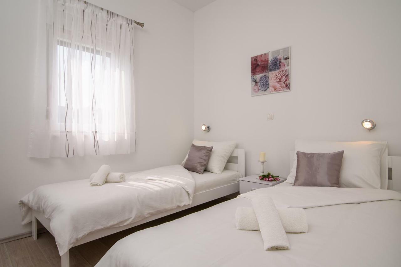 Apartmani Ville Vengo 特罗吉尔 外观 照片